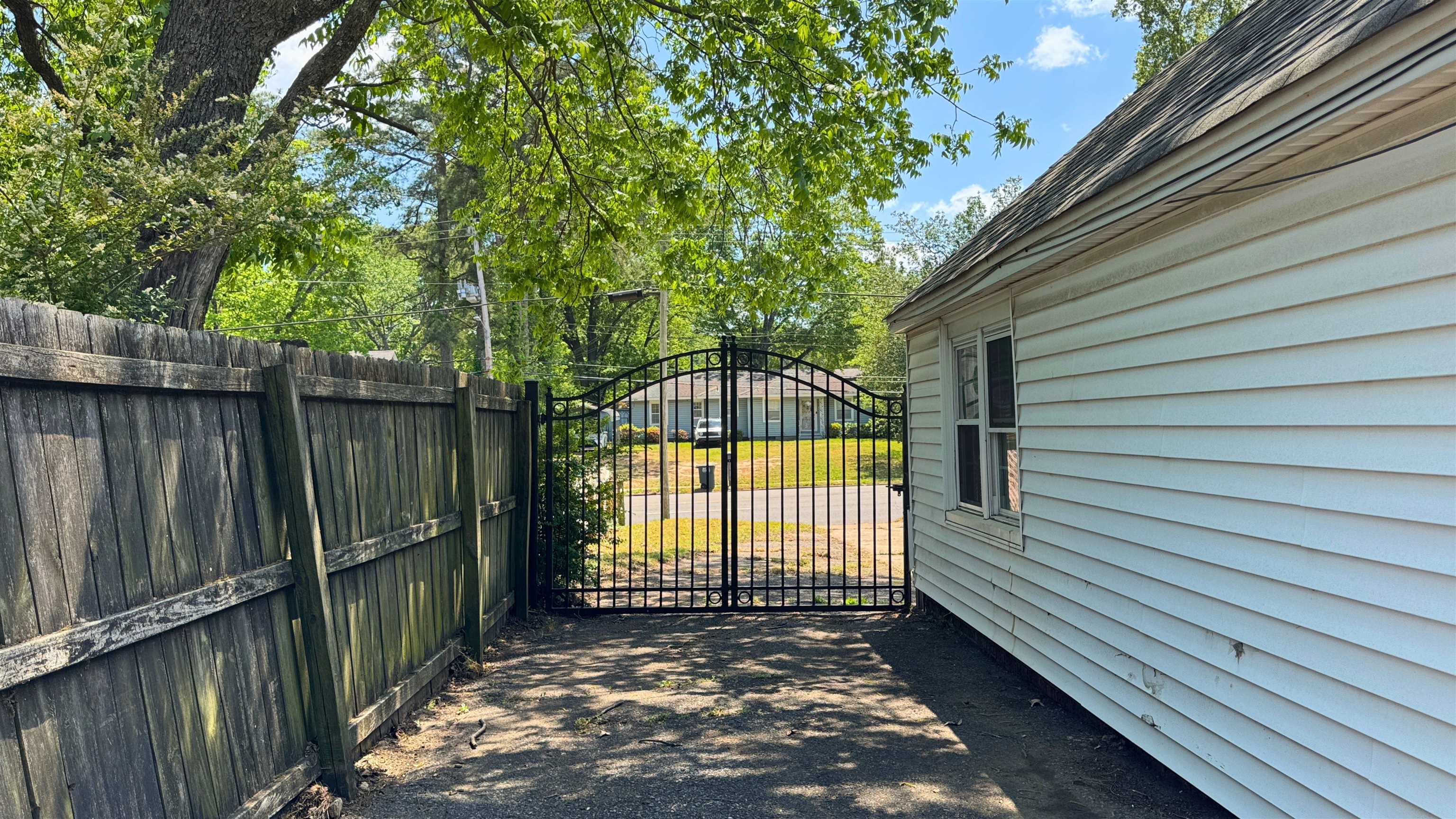 984 East Raines Road Memphis, TN 38116 - Photo 16 of 18 Gallery Image 16