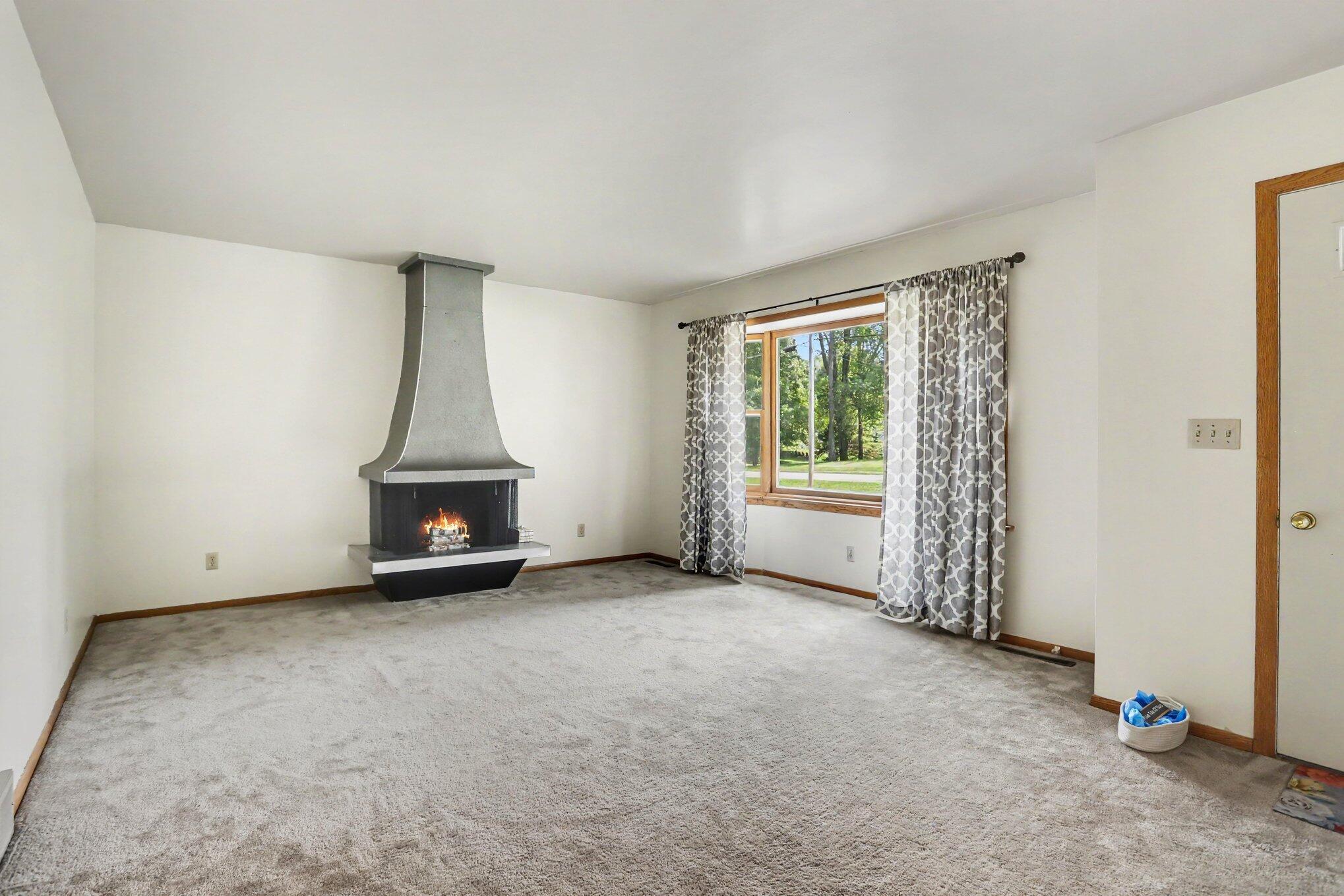 205 Highfield Road Marshall, MI 49068 - Photo 4 of 26 005_file_6836