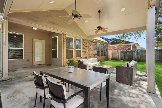 $520,000 | 9631 West Amber Bluff Lane, Katy, TX 77494