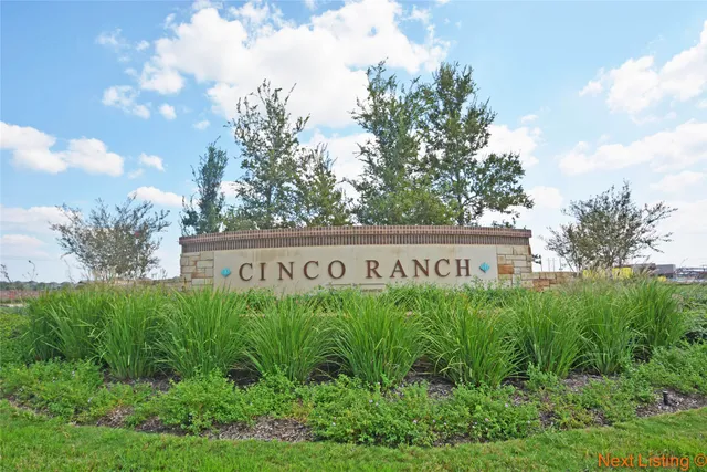 $520,000 | 9631 West Amber Bluff Lane, Katy, TX 77494
