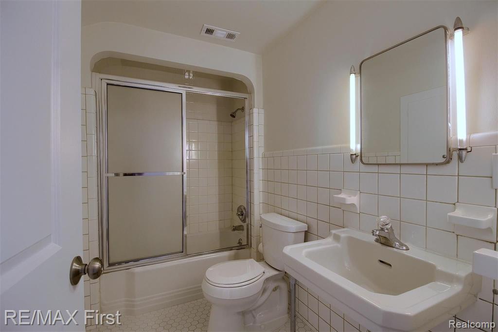 60 Hawthorne Road Grosse Pointe Shores, MI 48236 - Photo 20 of 28