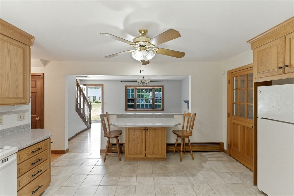 474 Orchard Street Raynham, MA 02767 - Photo 5 of 38