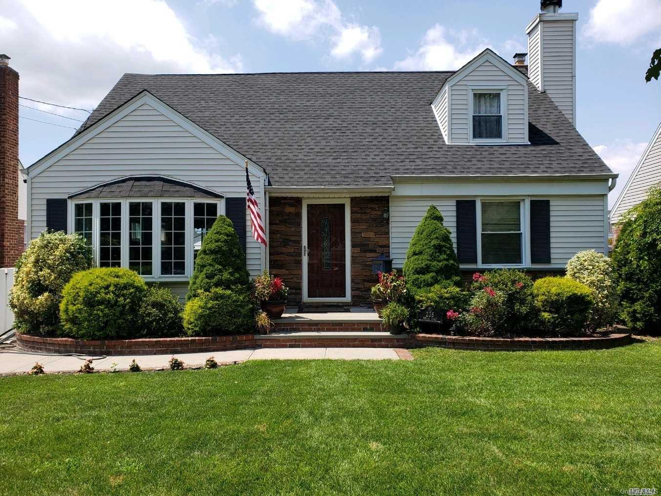 235 White Road Mineola, NY 11501 - Photo 1 of 1 Gallery Image 1