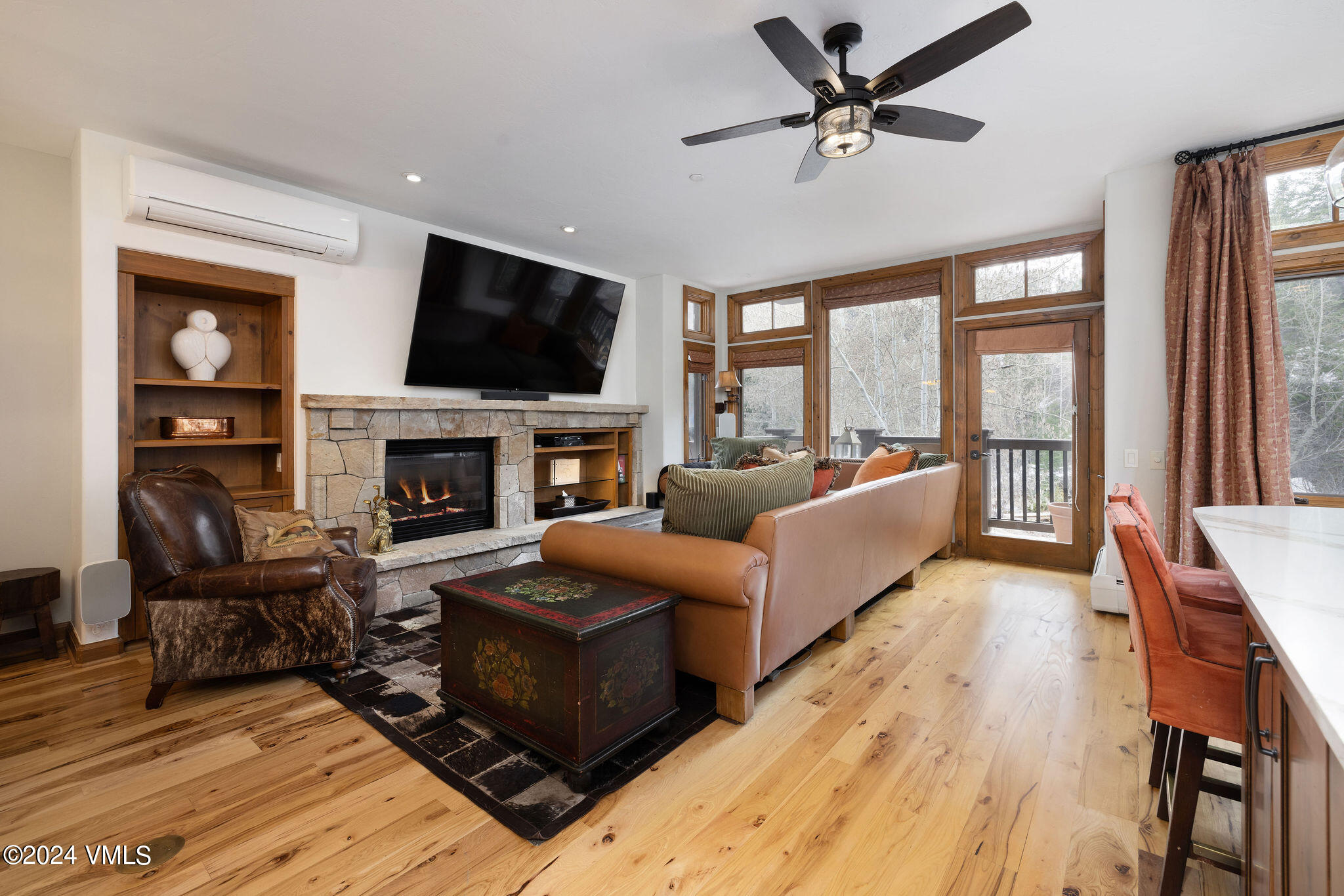 160 Cresta Road, Unit R306 Edwards, CO 81632 - Photo 4 of 12 alpine_club_306_interior_great_b