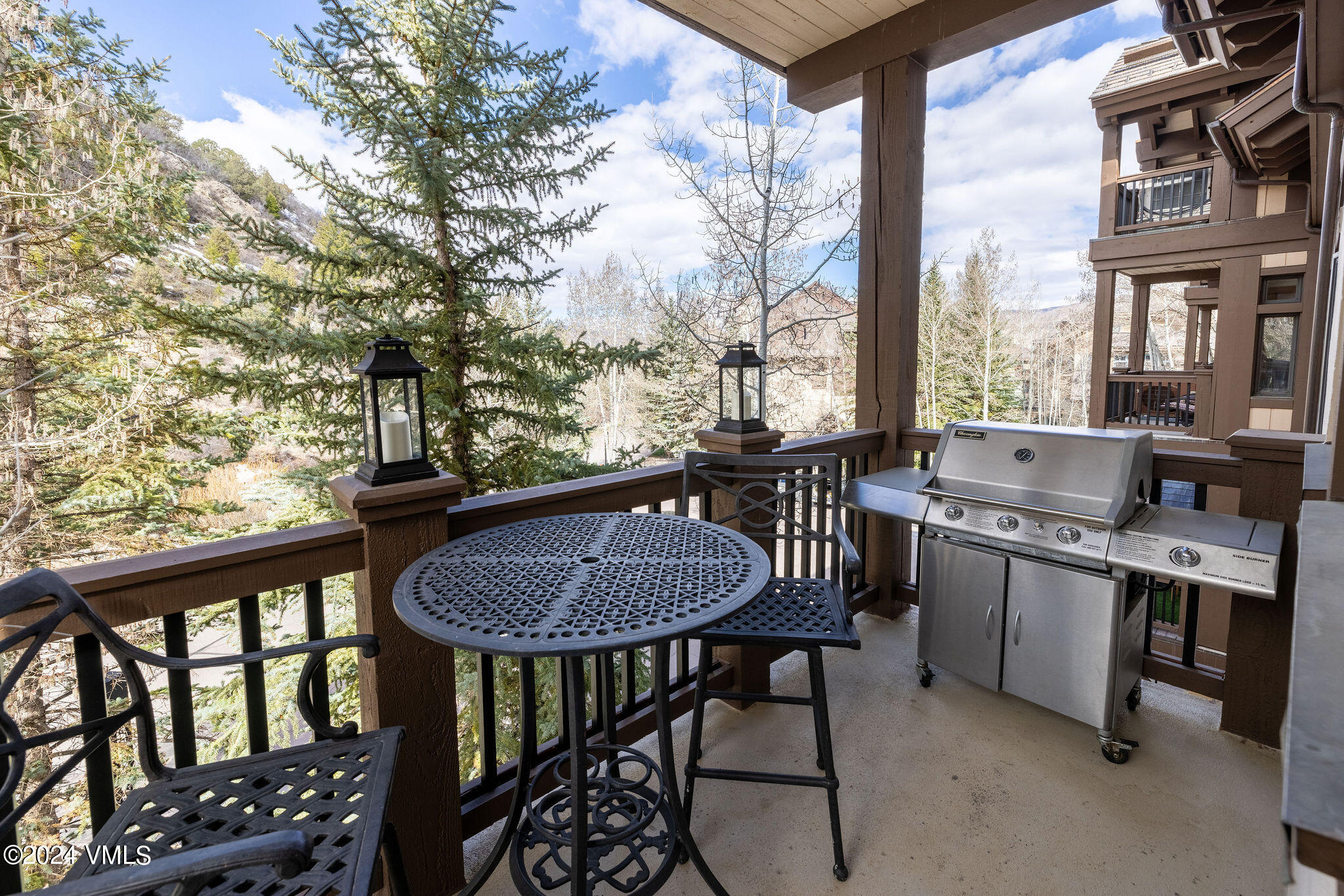 160 Cresta Road, Unit R306 Edwards, CO 81632 - Photo 6 of 12 alpine_club_306_exterior_deck01