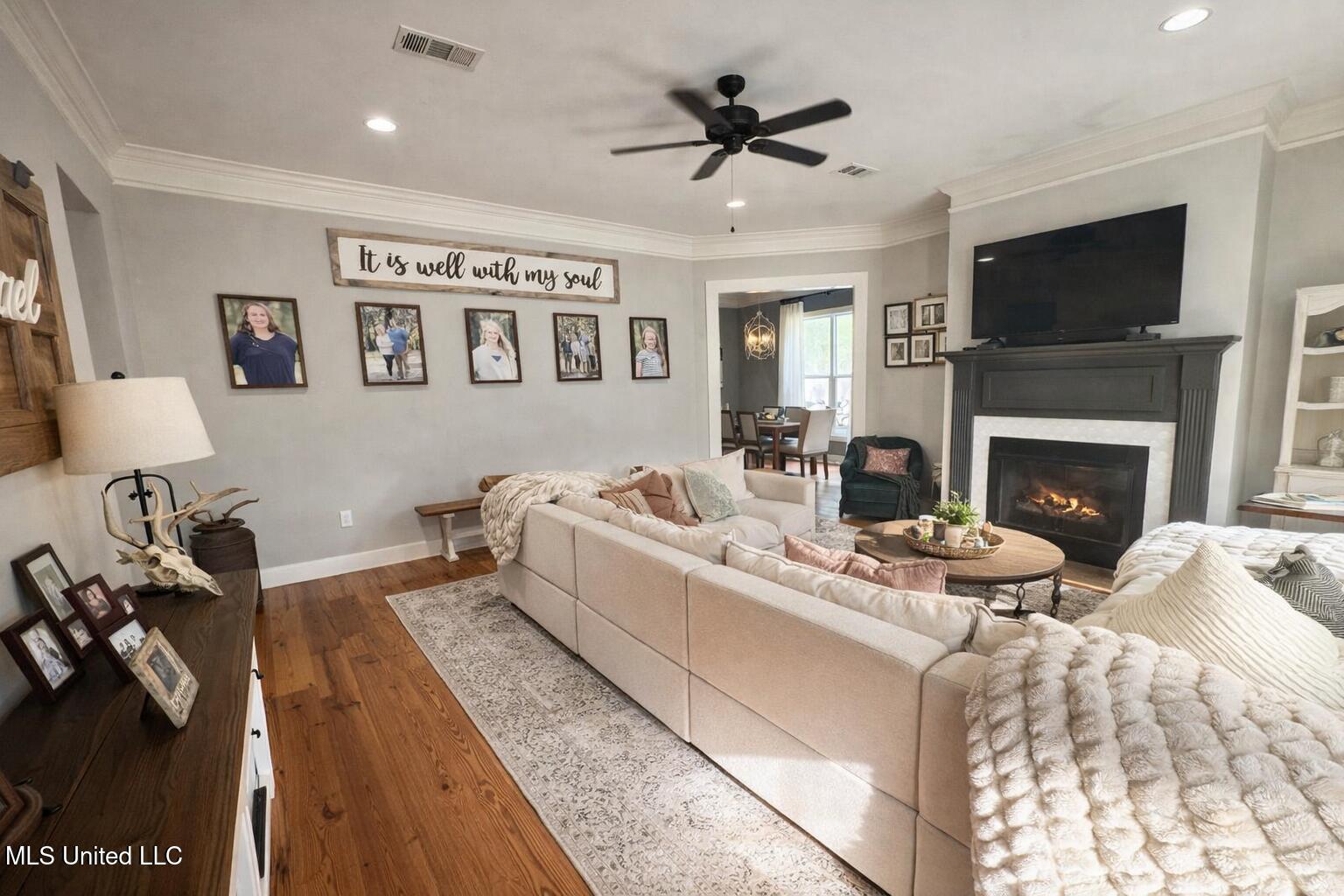 3131 Highway 43 Brandon, MS 39047 - Photo 14 of 58 living room