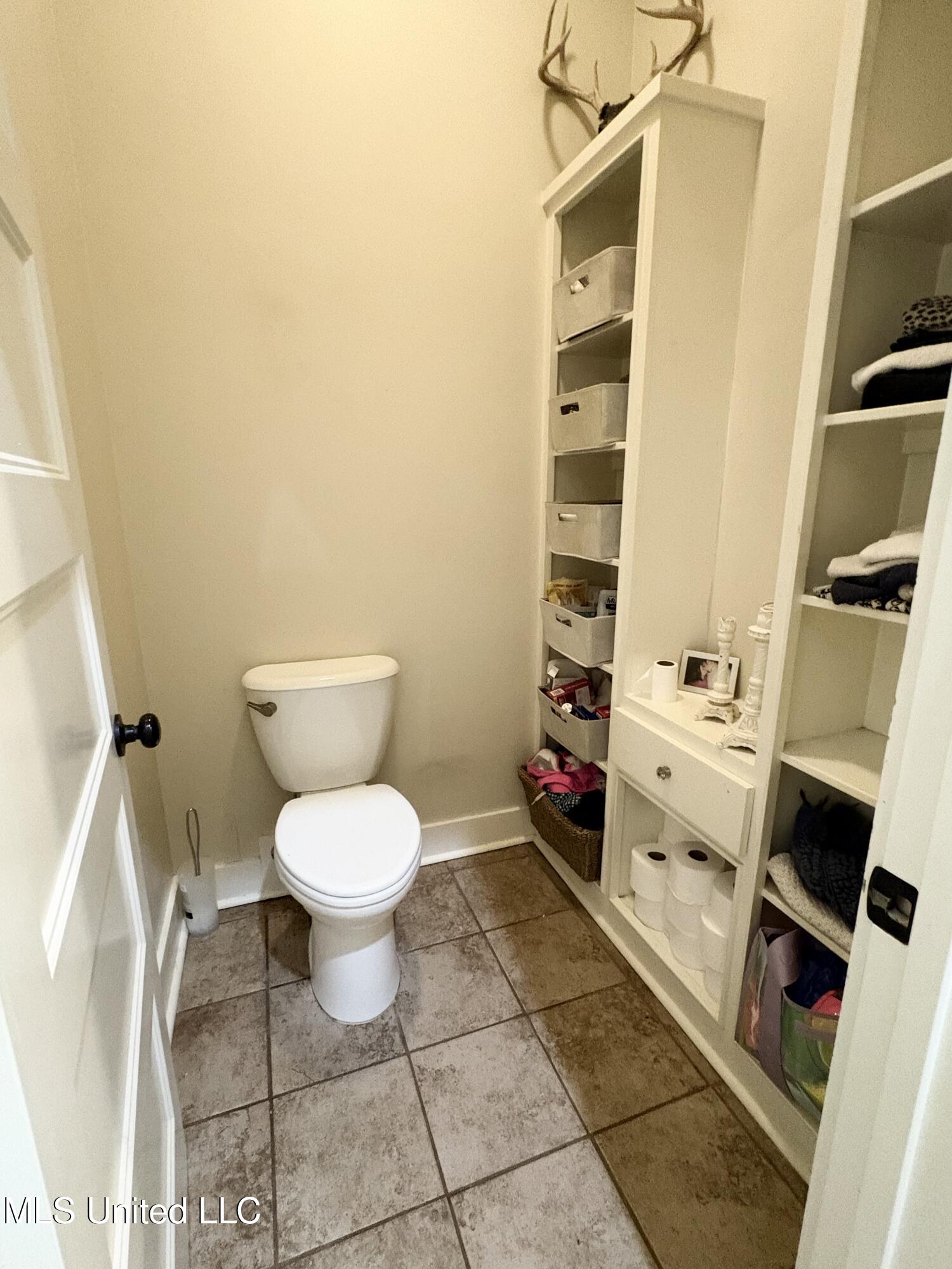 3131 Highway 43 Brandon, MS 39047 - Photo 18 of 58 watercloset