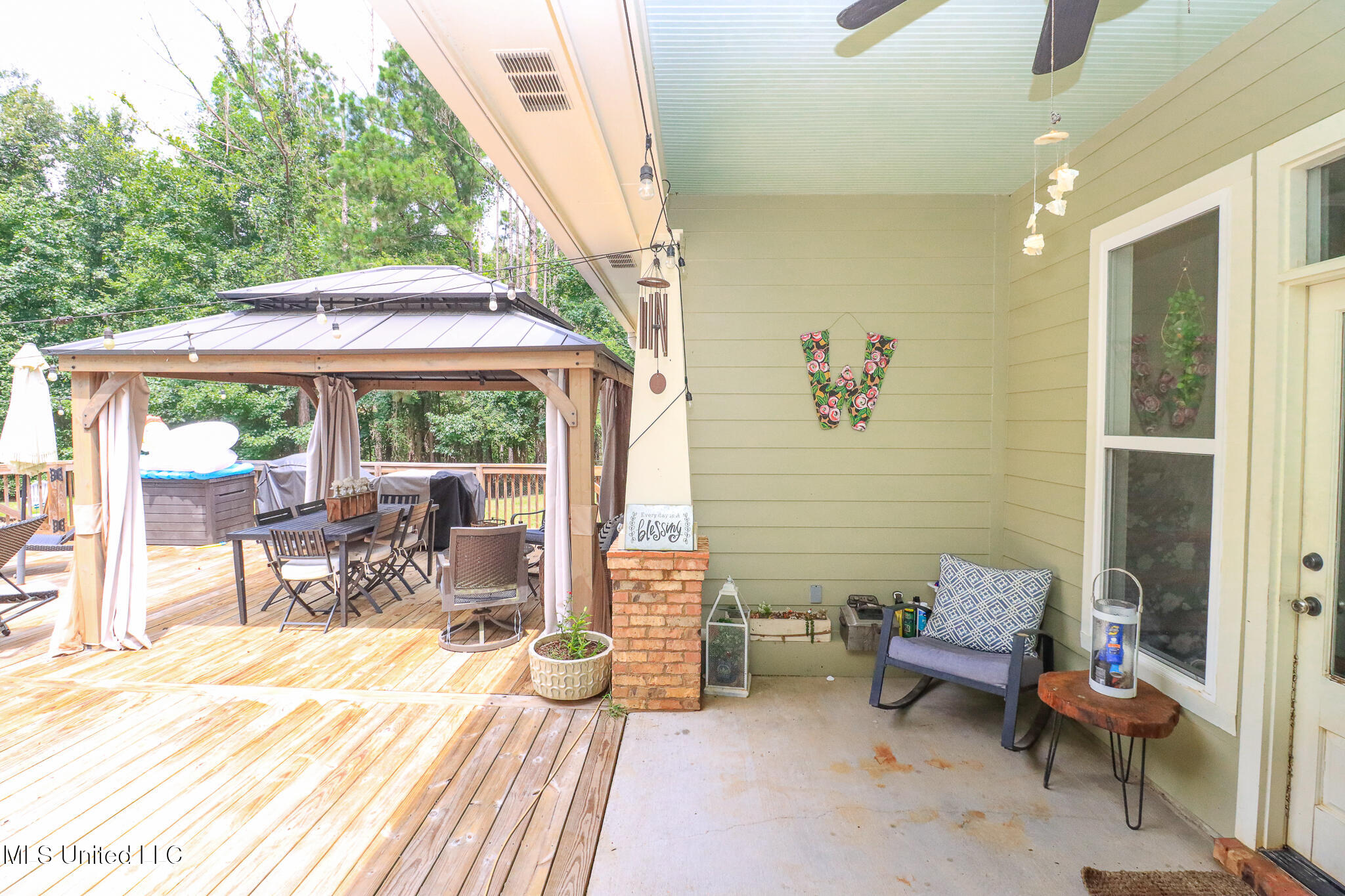 3131 Highway 43 Brandon, MS 39047 - Photo 37 of 58 porch gaz