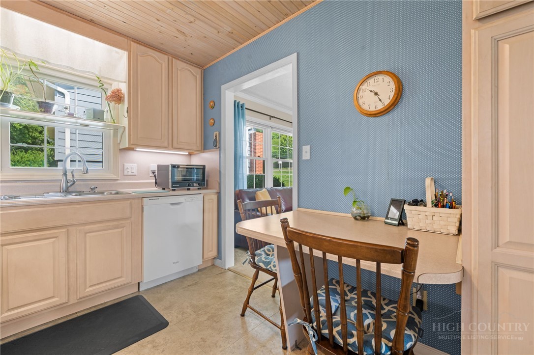 112 Chandy Street Boone, NC 28607 - Photo 14 of 39