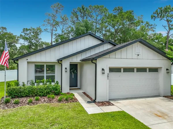 $495,000 | 301 4th Street, Geneva, FL 32732