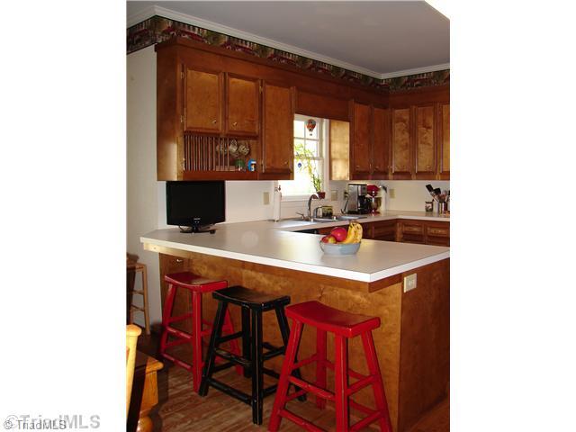 3485 River Ridge Road Pfafftown, NC 27040 - Photo 5 of 16 Kitchen.