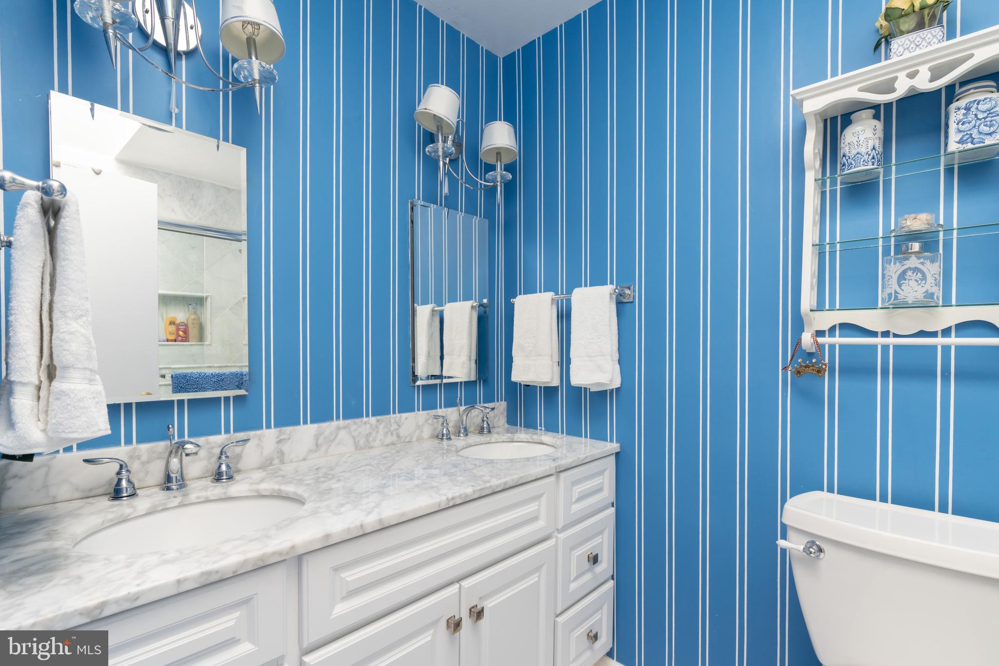 10041 Pratt Place Silver Spring, MD 20910 - Photo 17 of 44 Master bathroom