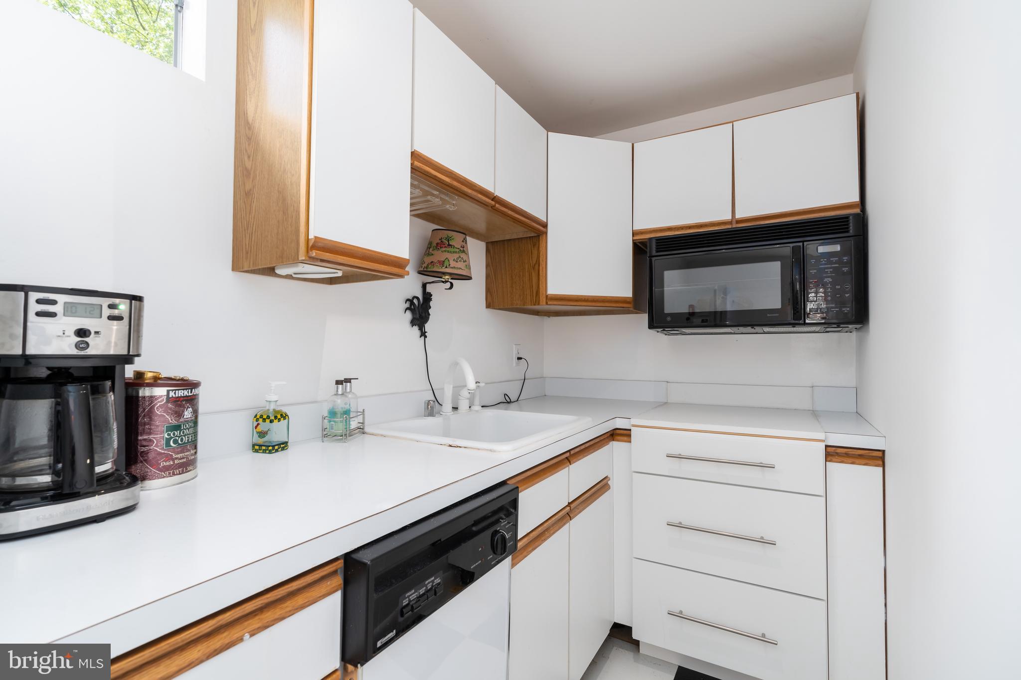 10041 Pratt Place Silver Spring, MD 20910 - Photo 33 of 44 Lower level kitchenette