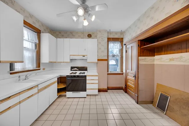 $299,000 | 1322 Main Street, Crete, IL 60417