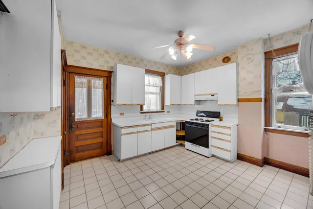 $299,000 | 1322 Main Street, Crete, IL 60417