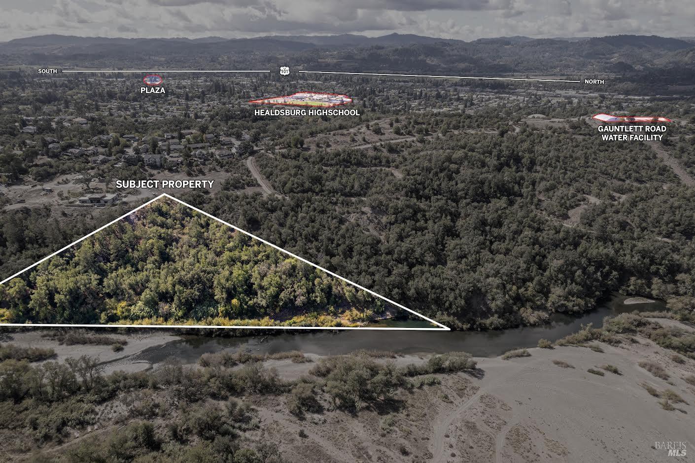 a view of a dry yard