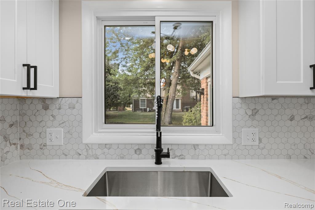 25695 Branchaster Road Farmington Hills, MI 48336 - Photo 20 of 58 Gallery Image 20
