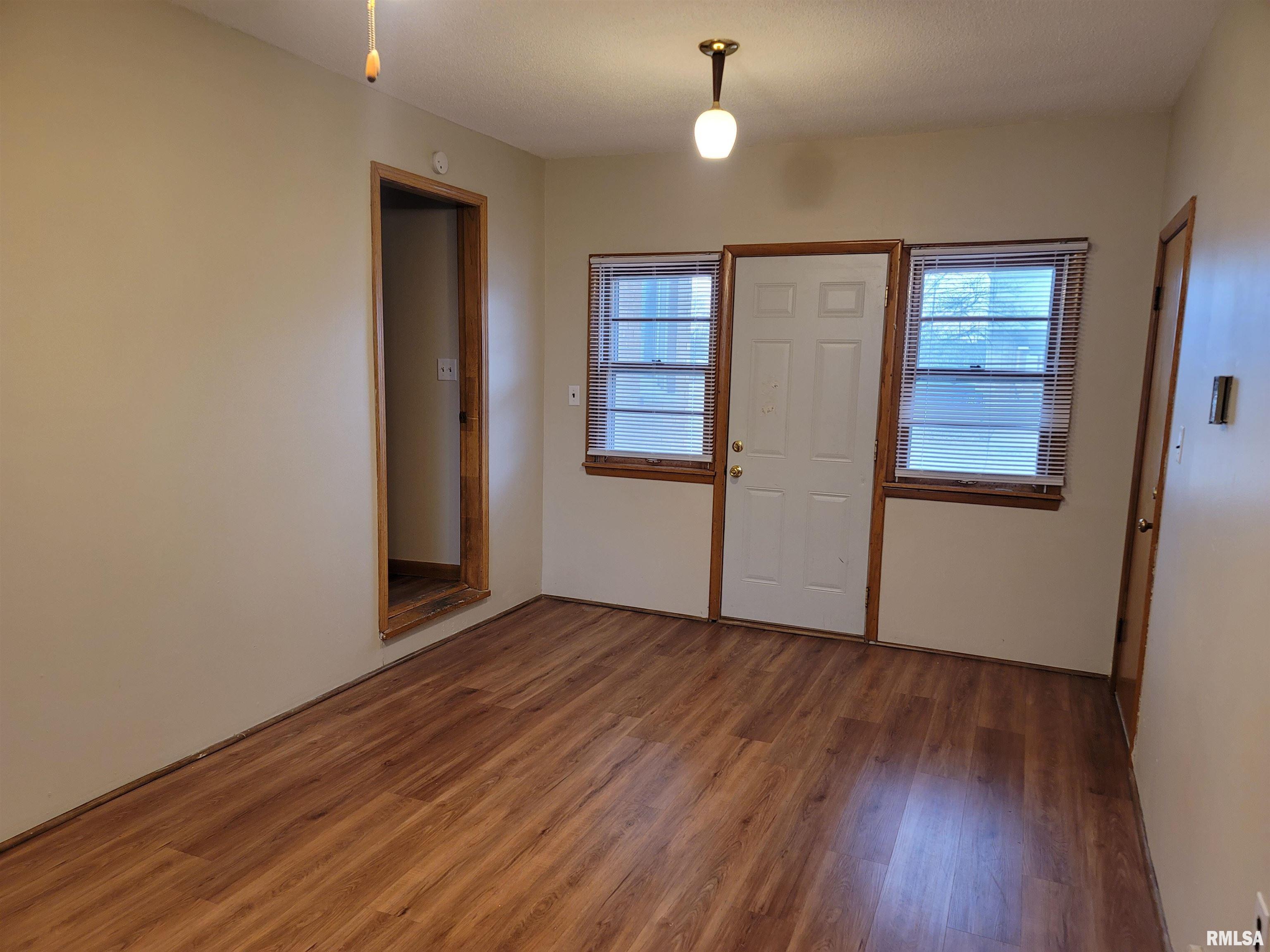 1102 West North Grand Avenue Springfield, IL 62702 - Photo 3 of 25