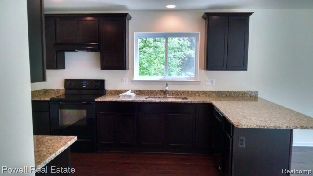2786 Simpson Drive Rochester Hills, MI 48309 - Photo 4 of 8