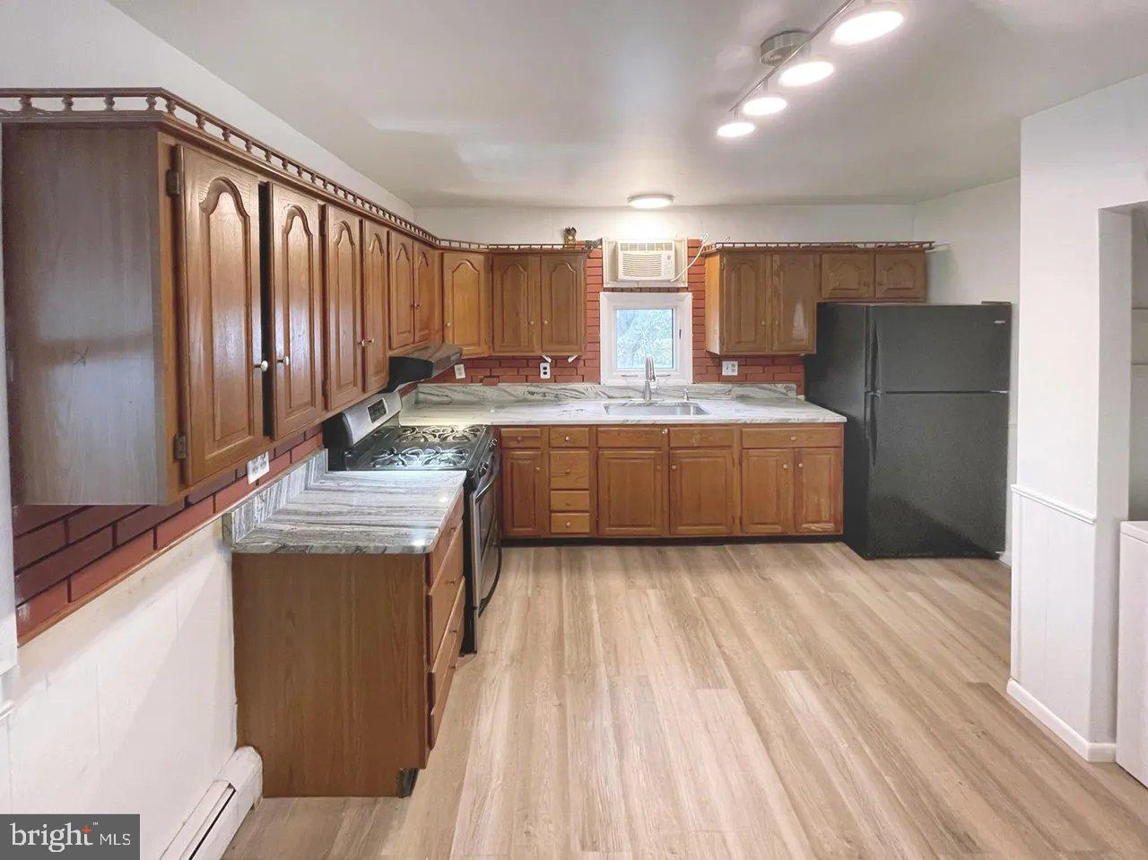 7213 North Point Road Sparrows Point, MD 21219 - Photo 8 of 66 Unit 1 currently occupied.