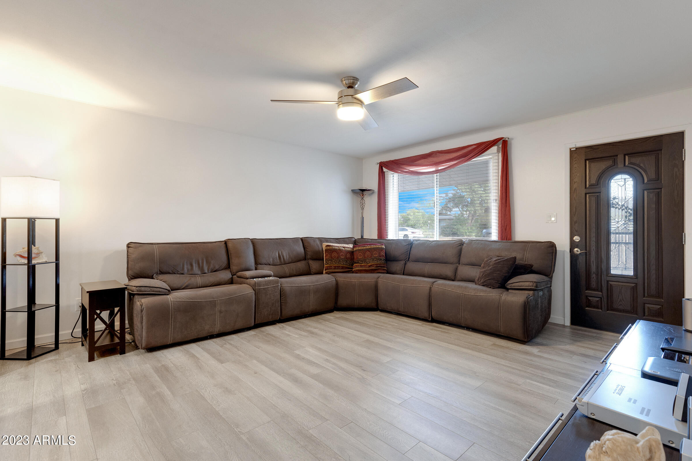 1206 East Del Rio Drive Tempe, AZ 85282 - Photo 11 of 55 1206 E Del Rio Dr-7