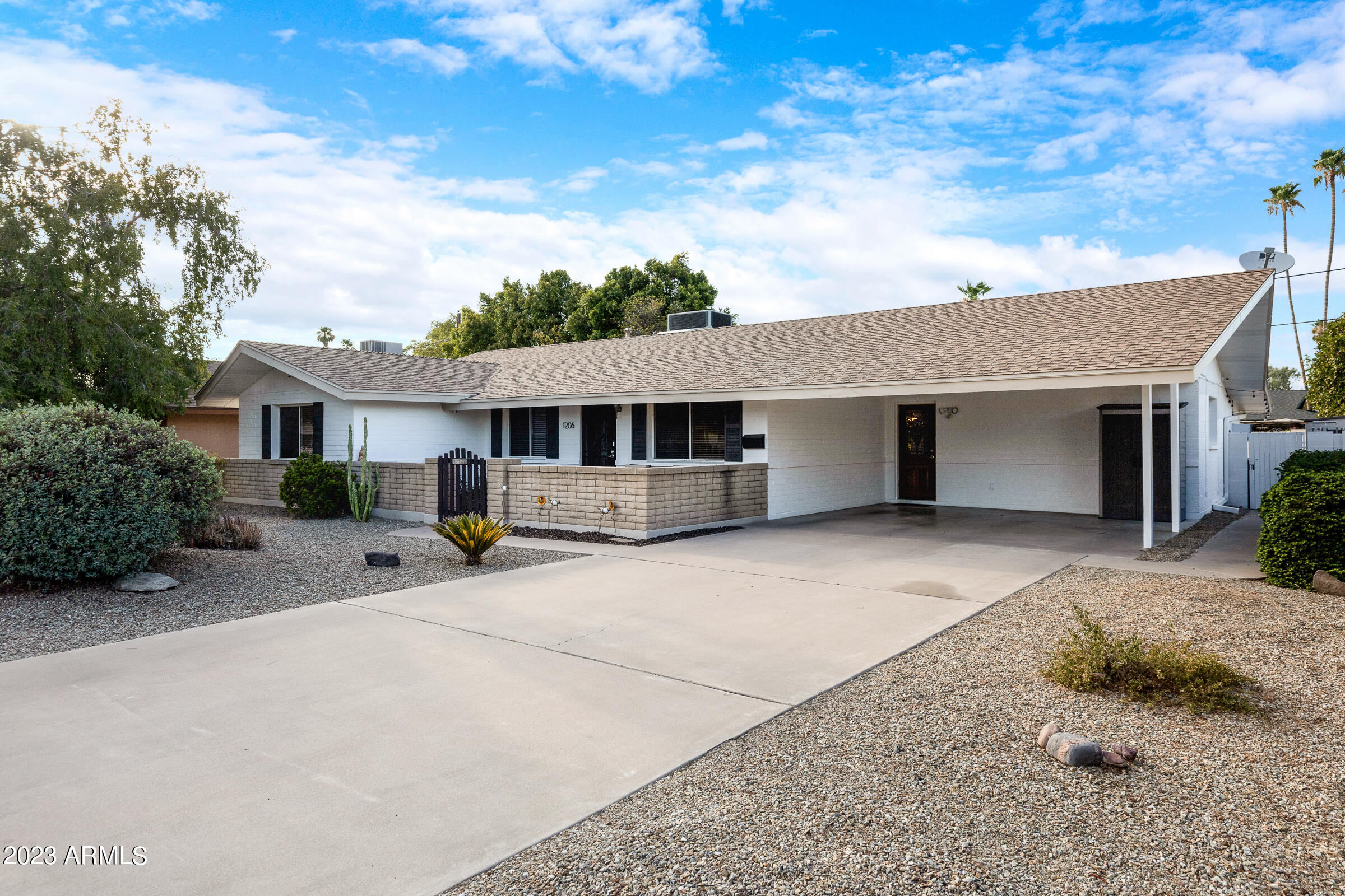 1206 East Del Rio Drive Tempe, AZ 85282 - Photo 2 of 55 1206 E Del Rio Dr-3