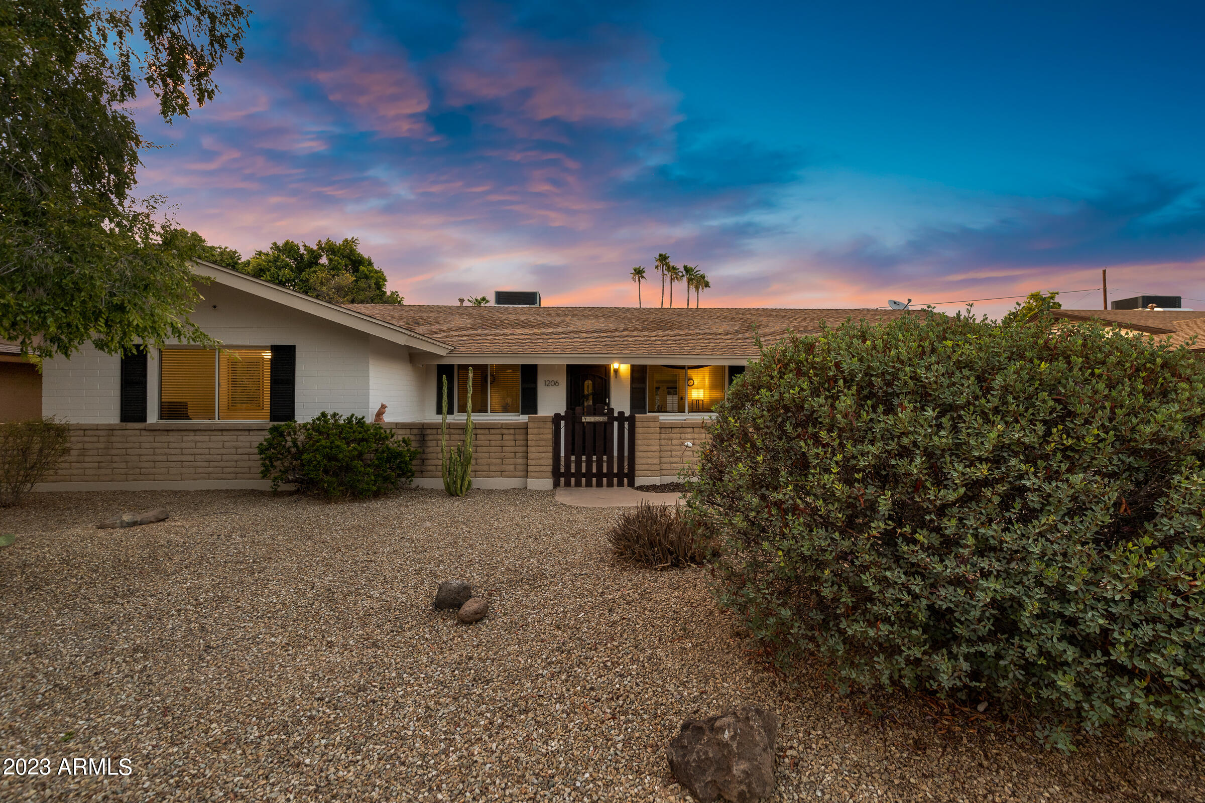 1206 East Del Rio Drive Tempe, AZ 85282 - Photo 3 of 55 1206 E Del Rio Dr-35