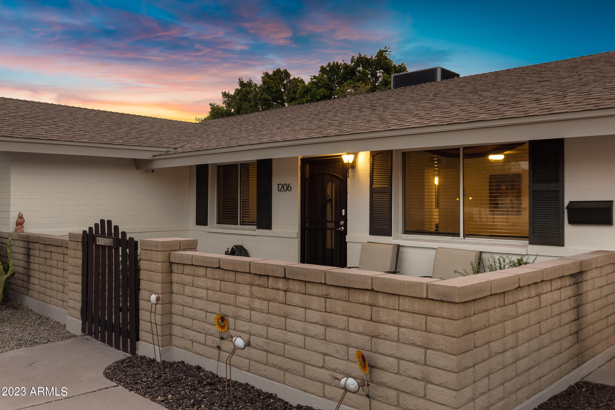 1206 East Del Rio Drive Tempe, AZ 85282 - Photo 6 of 55 1206 E Del Rio Dr-36