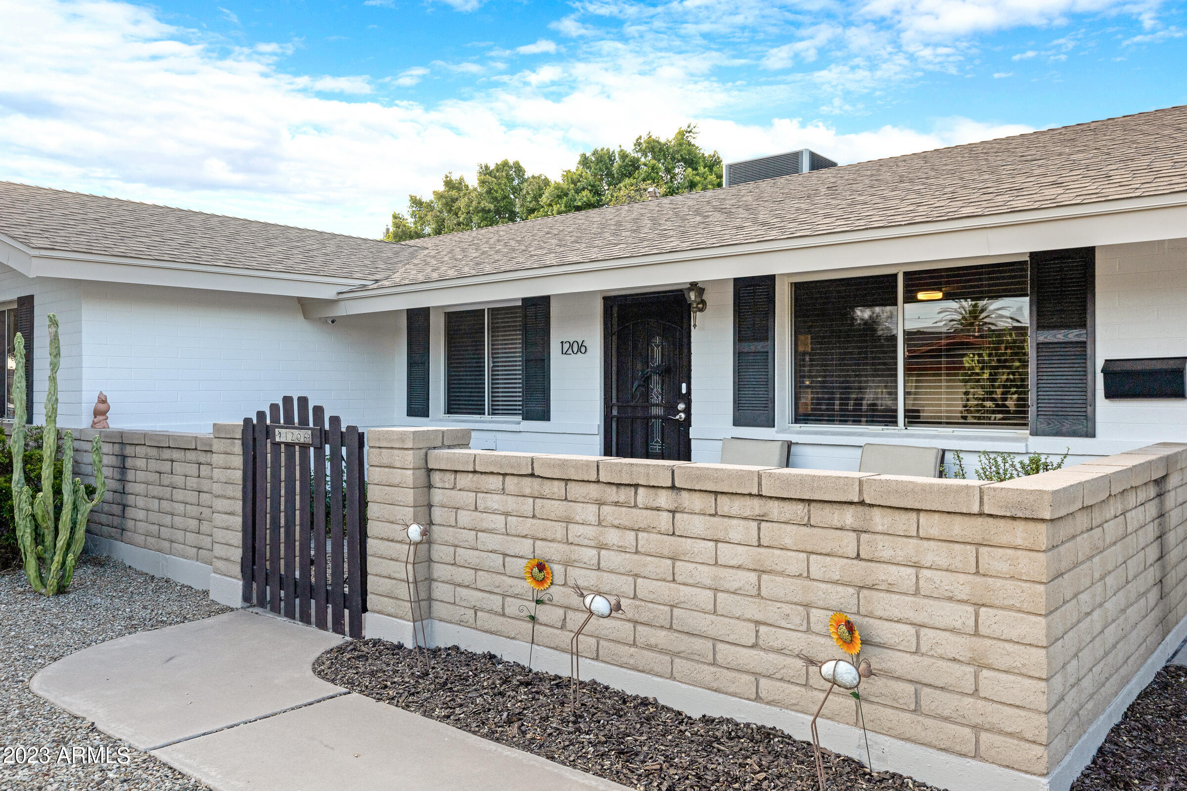 1206 East Del Rio Drive Tempe, AZ 85282 - Photo 7 of 55 1206 E Del Rio Dr-4