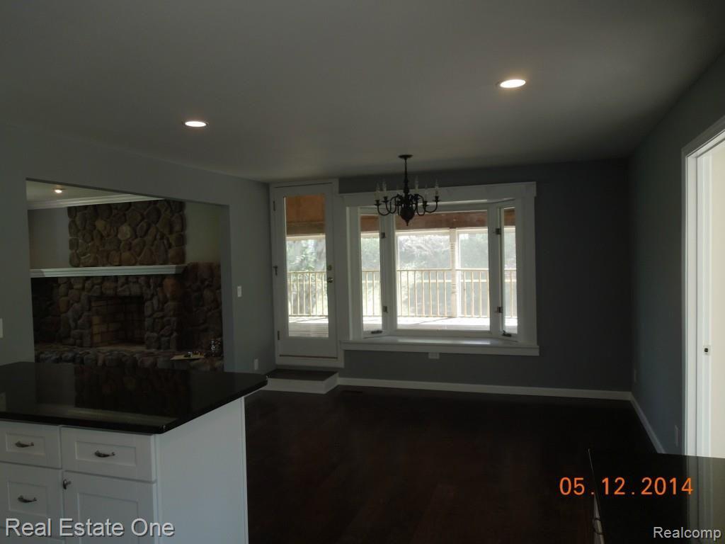 2492 Academy Road Holly, MI 48442 - Photo 12 of 50 Dining Area