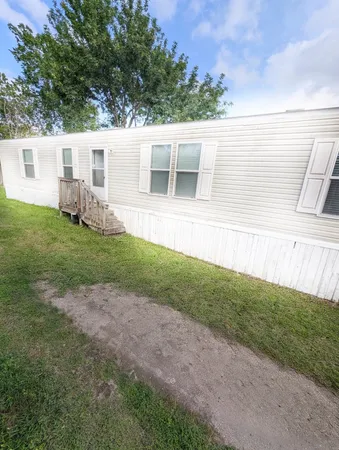 $54,000 | 326 Jasper Street, Unit 20, Bacliff, TX 77518