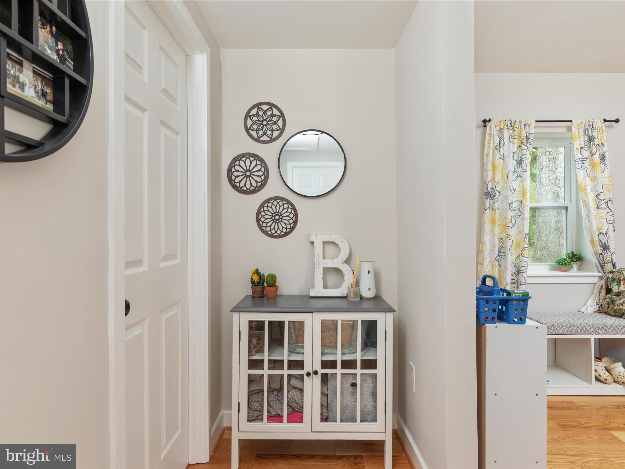 790 McDonald Road Winchester, VA 22602 - Photo 14 of 36 a view of a hallway with entryway