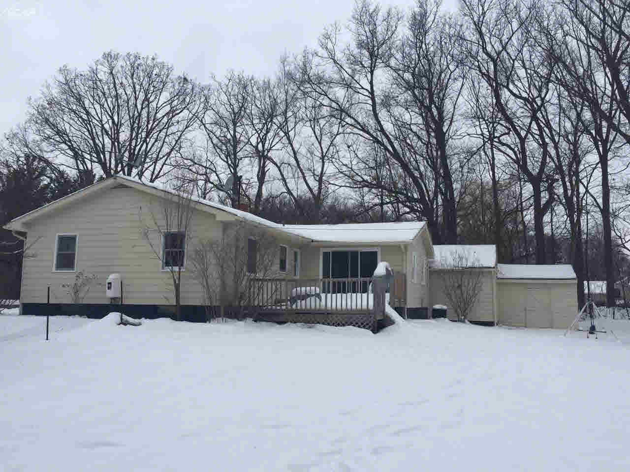 9532 Denton Hill Road Fenton, MI 48430 - Photo 3 of 23 21240126-2.JPG