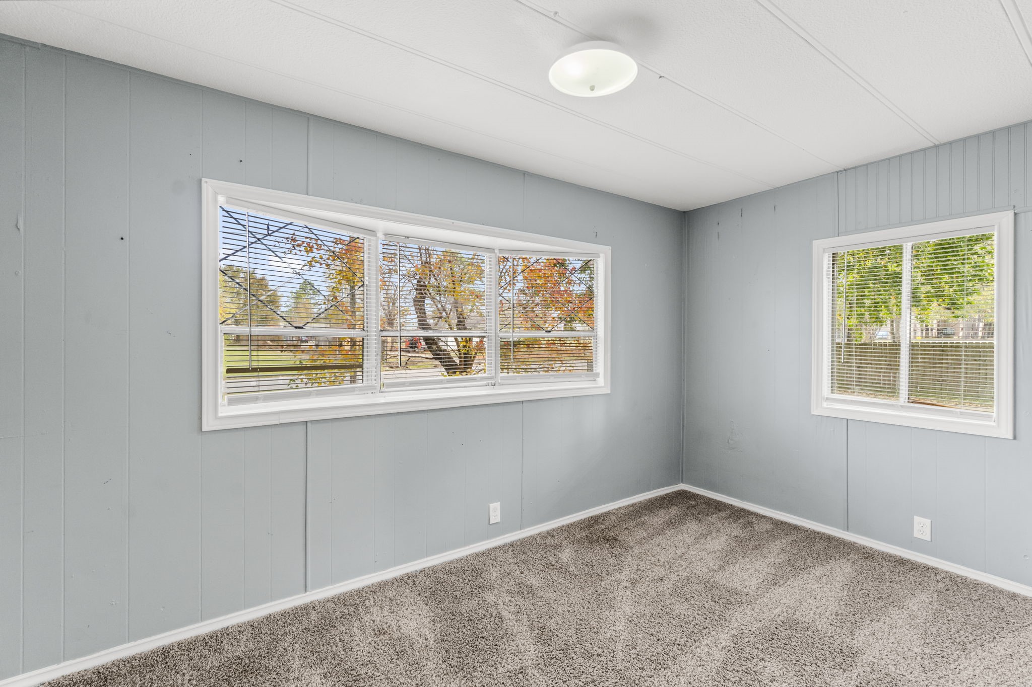 906 East Hanson Street Cleveland, TX 77327 - Photo 4 of 13 This space could be used as an office or third bedroom! Great view to front yard!