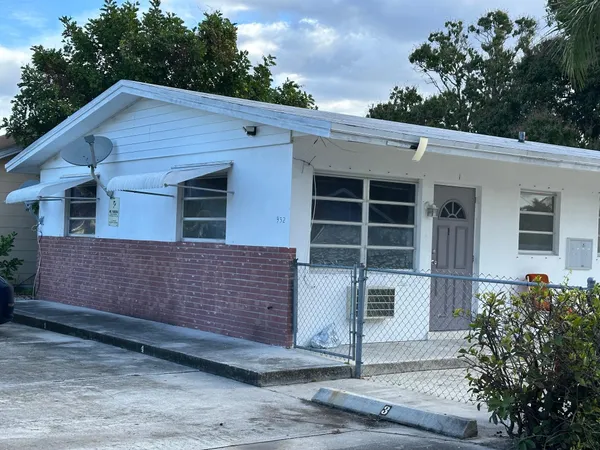 $1,650 | 932 South B Street, Lake Worth Beach, FL 33460