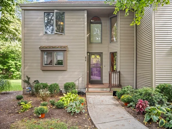 $499,900 | 770 Salisbury Street, Unit 424, Worcester, MA 01609