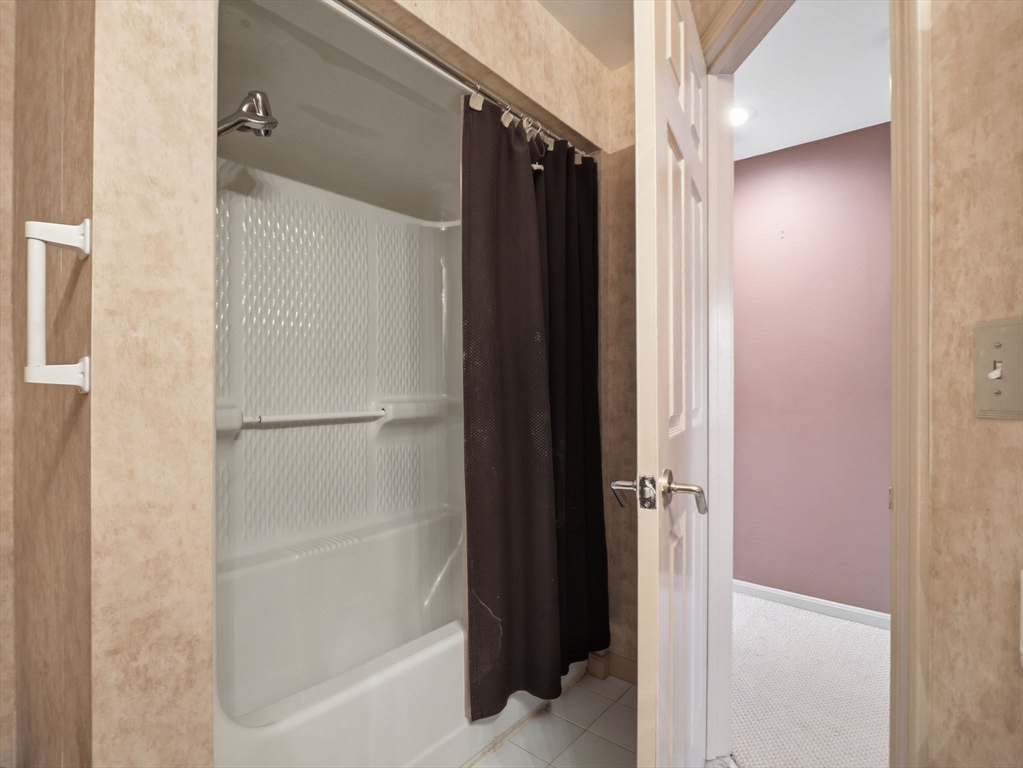 770 Salisbury Street, Unit 424 Worcester, MA 01609 - Photo 23 of 41