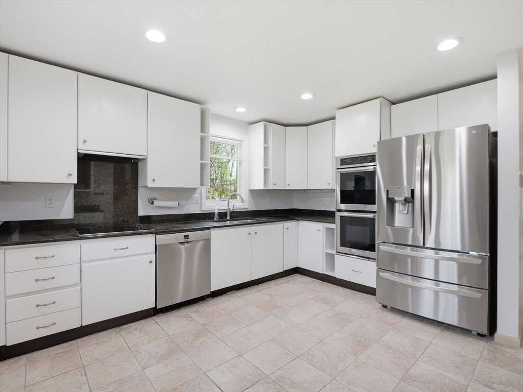 770 Salisbury Street, Unit 424 Worcester, MA 01609 - Photo 7 of 41