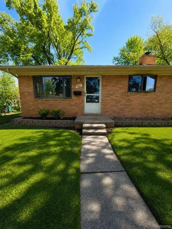 $1,640 | 1641 Fairview Avenue, Royal Oak, MI 48073