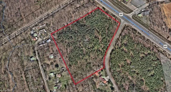 $374,500 | 205 Valley Drive, Lexington, NC 27292