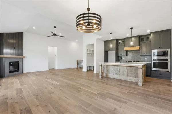 $537,500 | 502 7th Street, Smithville, MO 64089