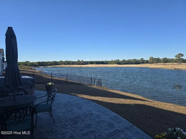 $743,000 | 402 Taylorwood Drive, Beaufort, NC 28516