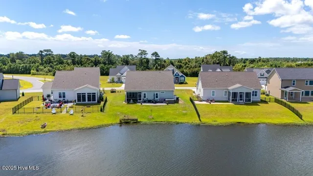 $743,000 | 402 Taylorwood Drive, Beaufort, NC 28516
