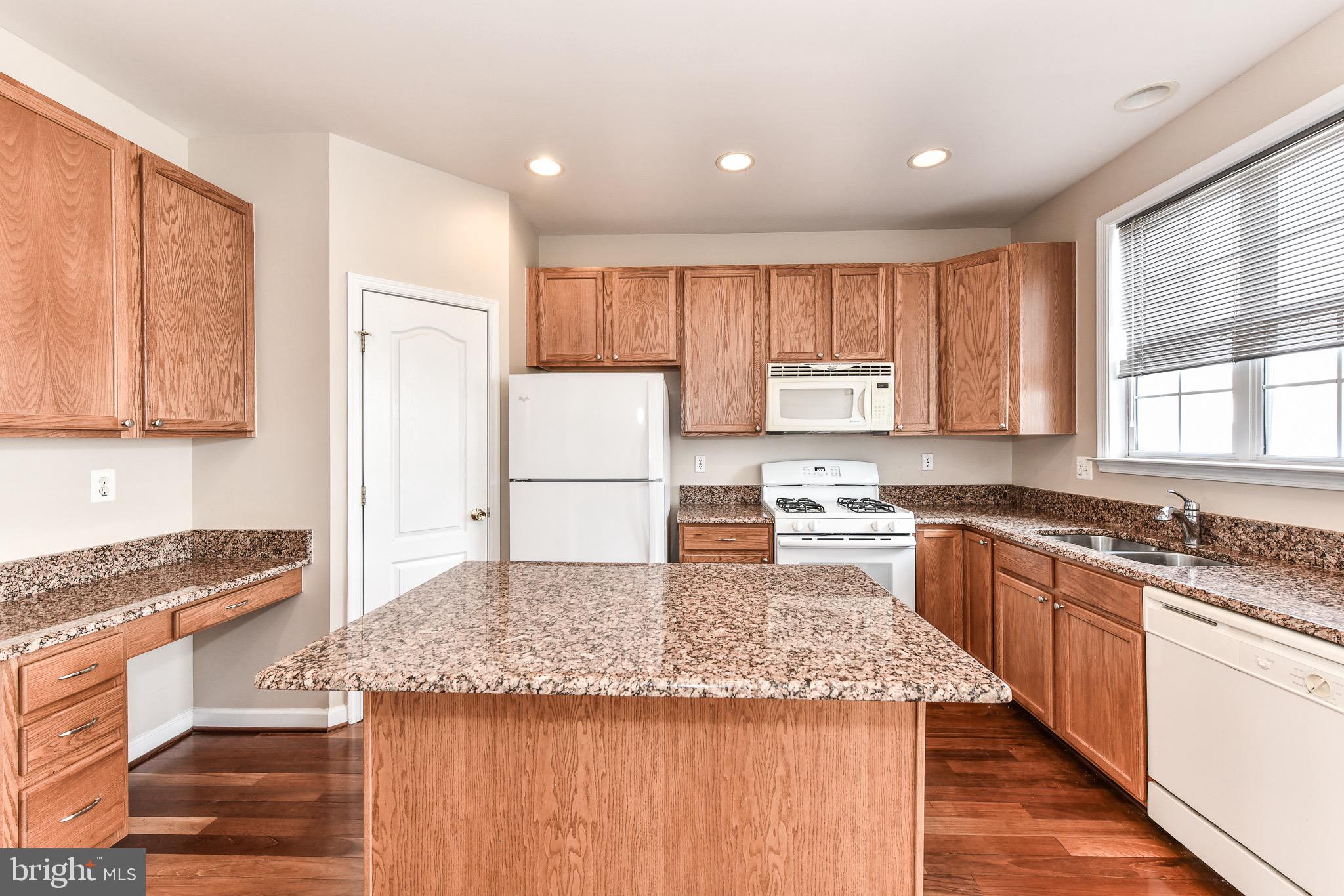 42529 Magellan Square Brambleton, VA 20148 - Photo 15 of 48