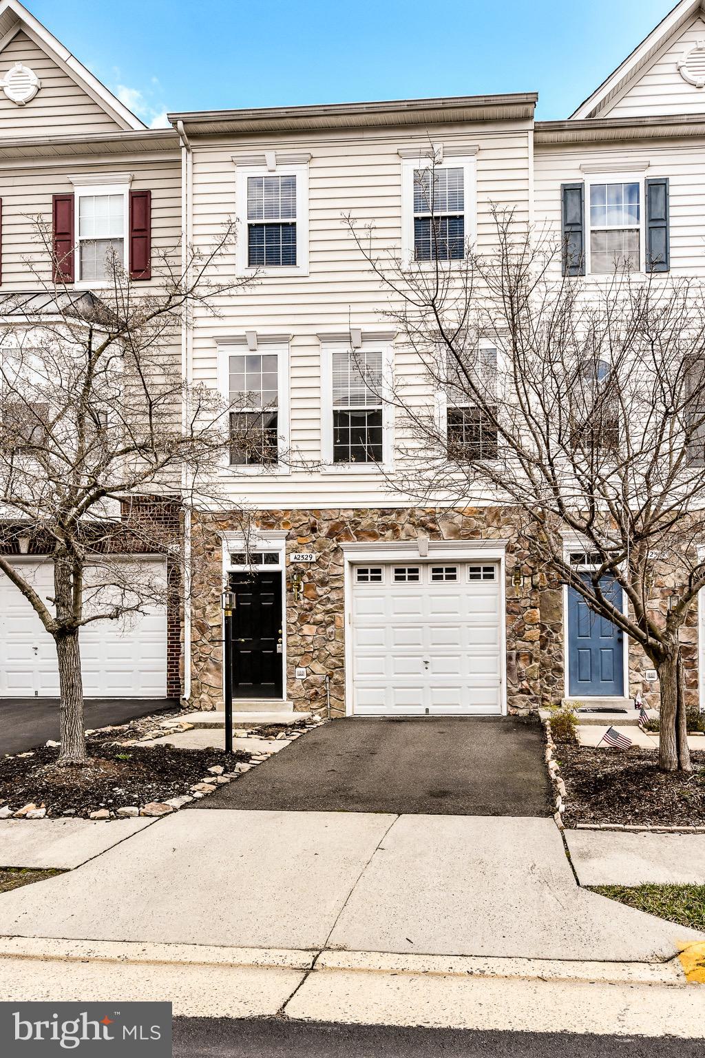 42529 Magellan Square Brambleton, VA 20148 - Photo 38 of 48