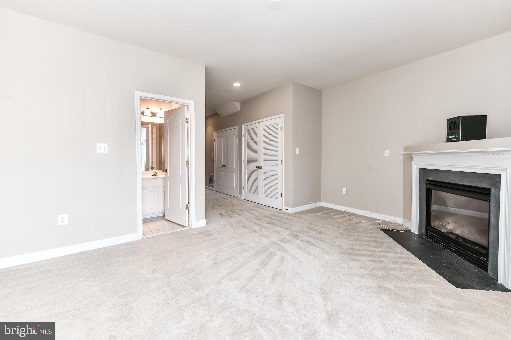 42529 Magellan Square Brambleton, VA 20148 - Photo 5 of 48