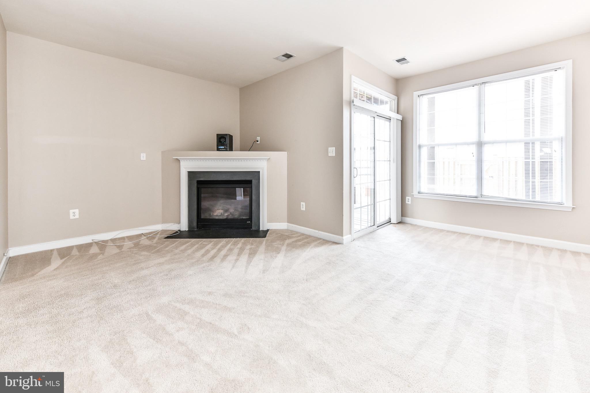 42529 Magellan Square Brambleton, VA 20148 - Photo 7 of 48