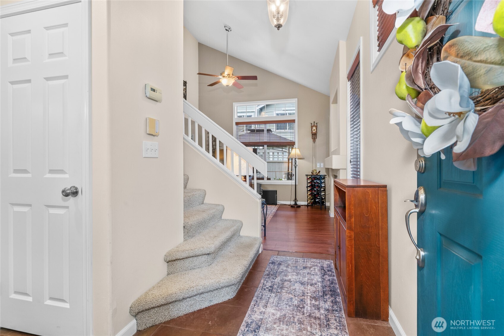 562 Elma Avenue Northeast Renton, WA 98059 - Photo 5 of 40