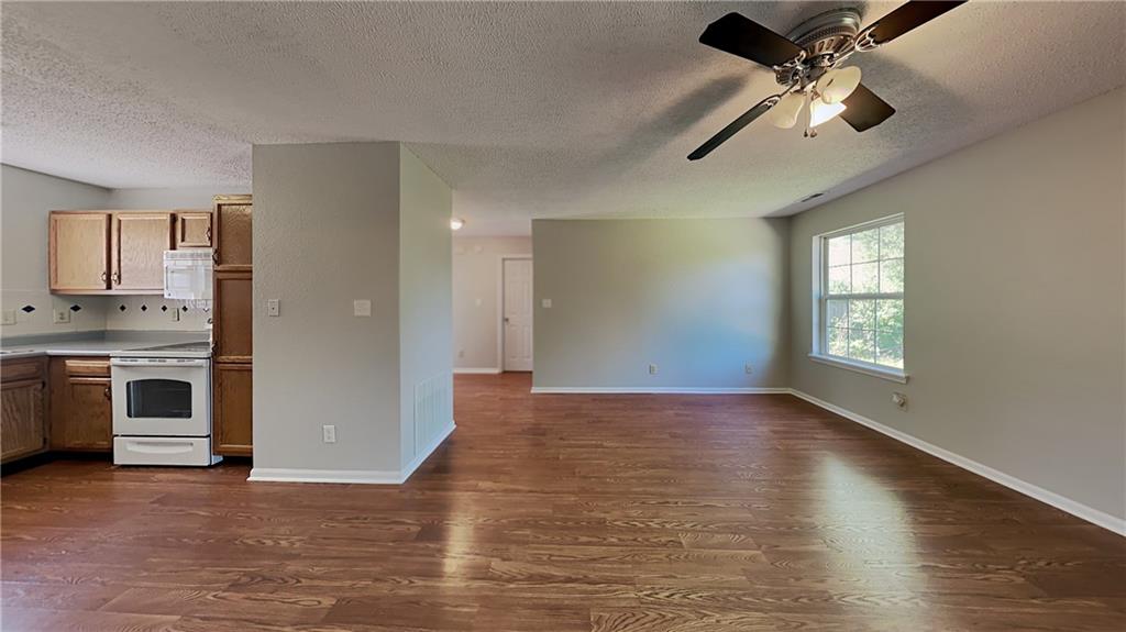 5347 Milhouse Road Indianapolis, IN 46221 - Photo 3 of 21