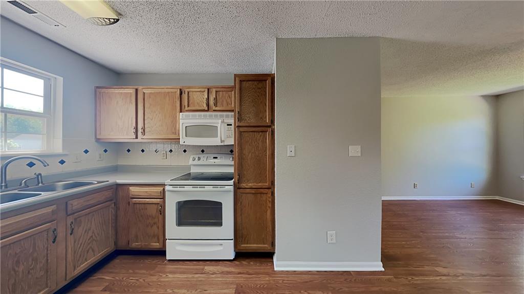5347 Milhouse Road Indianapolis, IN 46221 - Photo 5 of 21